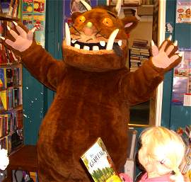 Gruffalo comes to Kirkdale 16/10/04